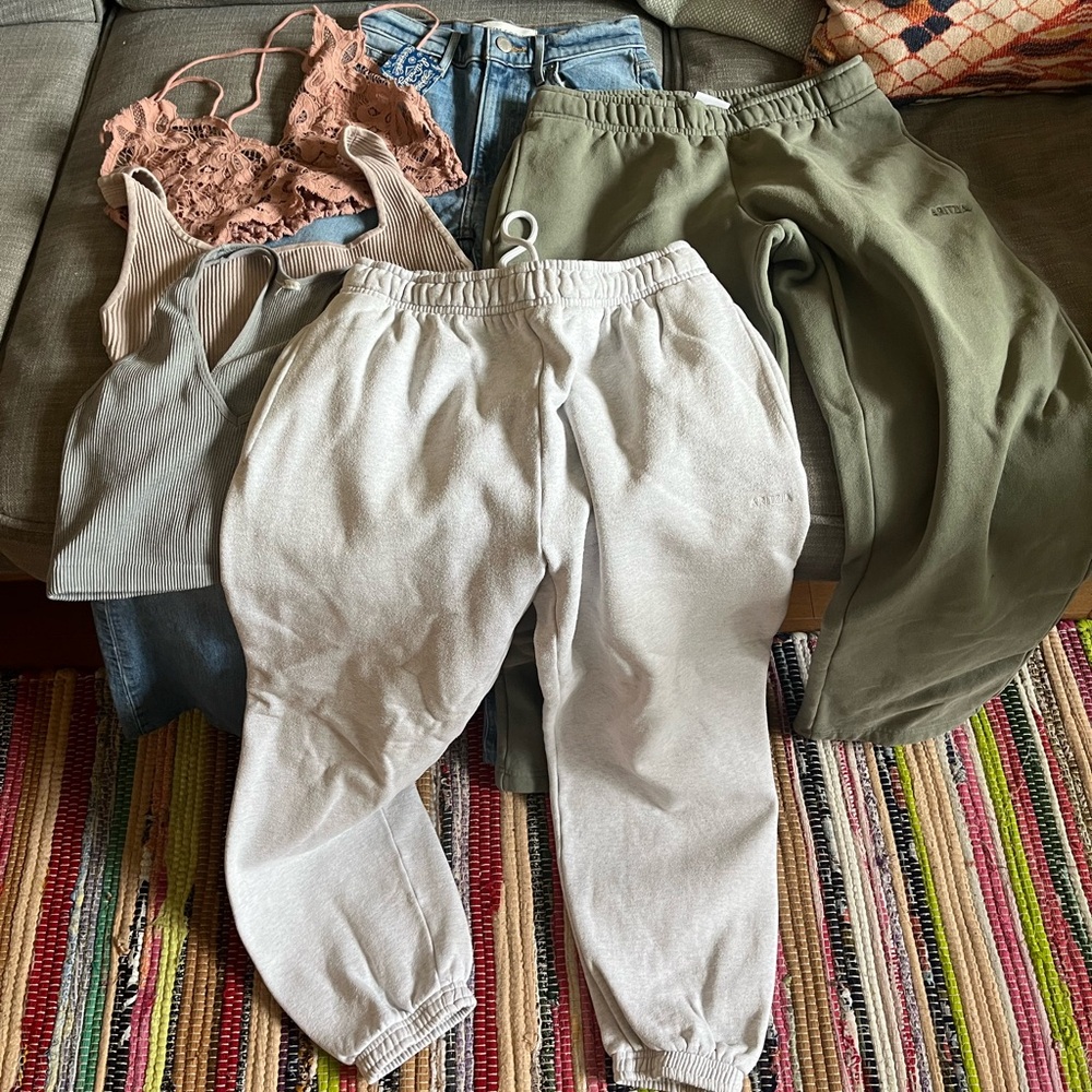 Early fall bundle - sweatfleece, Denim Forum Marianne, free people bralette etc.